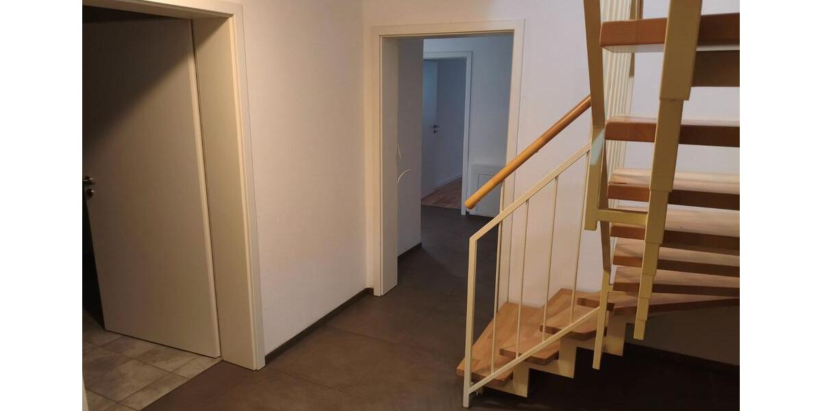 Maisonettenwohnung Rechtmehring - 5 Zimmer, 143 m&sup2;, 1.700&euro; | Angebot:26083651
