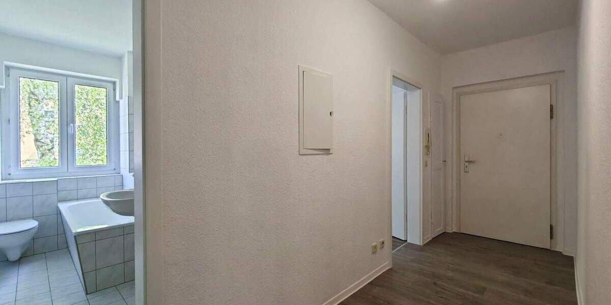 Etagenwohnung Zeitz - 2 Zimmer, 56 m&sup2;, 329&euro; | Angebot:24450851