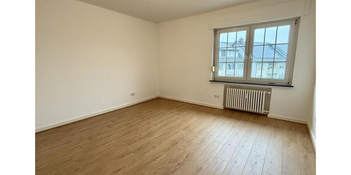 Etagenwohnung Hiddenhausen - 4 Zimmer, 154 m&sup2;, 1.000&euro; | Angebot:24712172