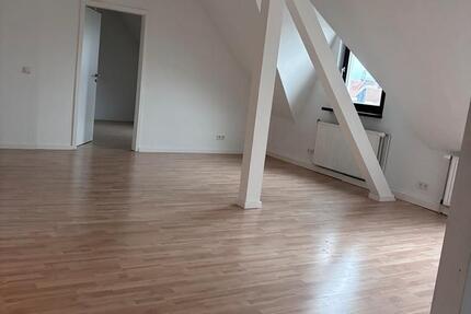 Wohnung Saarbrücken Eschberg - 3 Zimmer, 95 m&sup2;, 900&euro; | Angebot:24570424