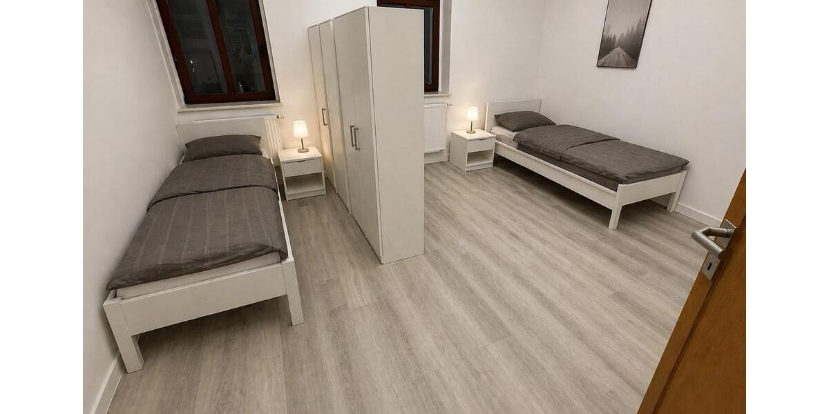 Wohnen auf Zeit Meerane - 5 Zimmer, 112 m&sup2;, 350&euro; | Angebot:26461796