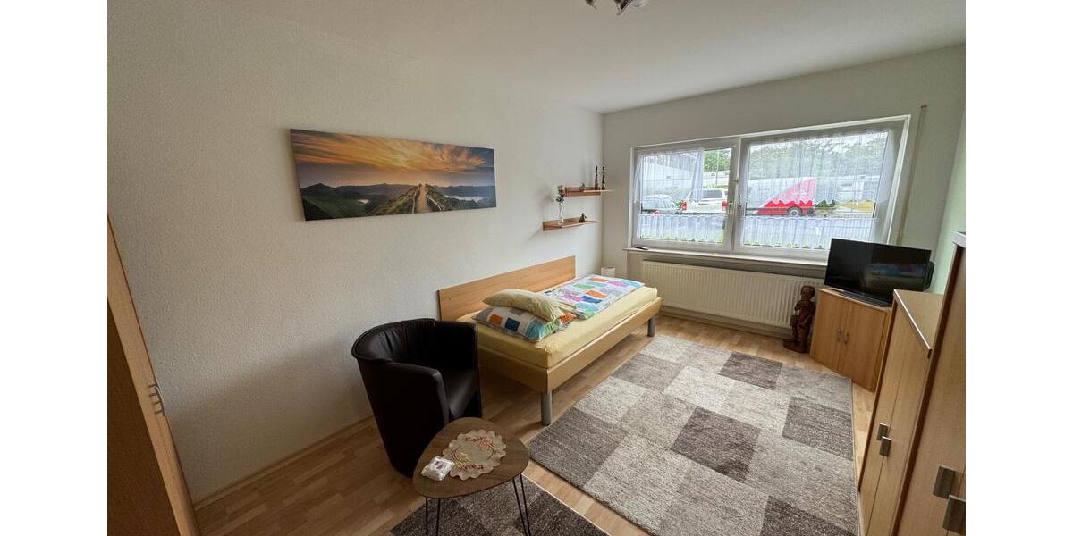 Möblierte Zimmer mit eigener Dusche nur an Wochenend-Heimfahrer 1 zimmer