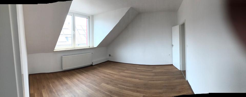 Dachgeschoßwohnung Duisburg Hamborn - 4 Zimmer, 90 m&sup2;, 700&euro; | Angebot:26126116