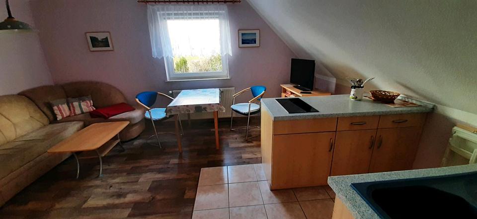 Dachgeschoßwohnung Sellin - 2 Zimmer, 40 m&sup2;, 450&euro; | Angebot:26047728