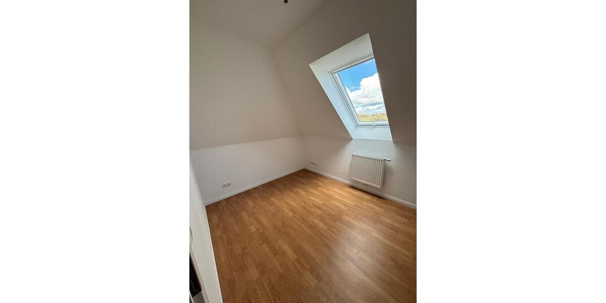 Dachgeschoßwohnung Aukrug - 2.5 Zimmer, 75 m&sup2;, 860&euro; | Angebot:26050947