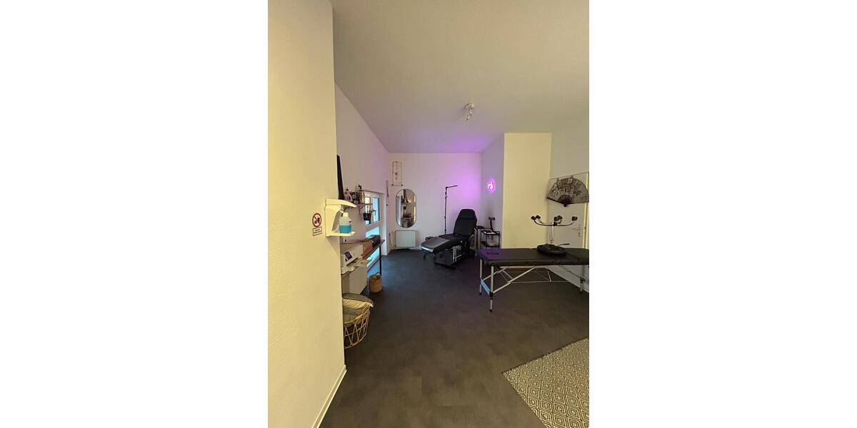 Erdgeschoßwohnung Frankfurt am Main Innenstadt - 2 Zimmer, 65 m&sup2;, 1.666&euro; | Angebot:24740404