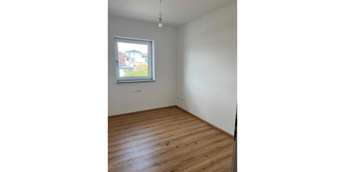 Etagenwohnung Bissingen - 4 Zimmer, 100 m&sup2;, 985&euro; | Angebot:26040564