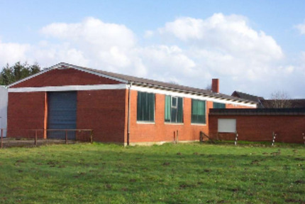 Halle mit Büro in LingenEstringen zimmer