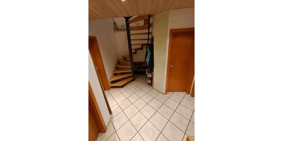 Etagenwohnung Albaching - 3 Zimmer, 100 m&sup2;, 950&euro; | Angebot:25497514