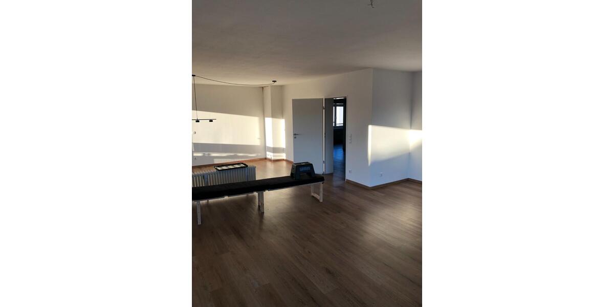 Etagenwohnung Dielheim - 4 Zimmer, 120 m&sup2;, 1.200&euro; | Angebot:25477831