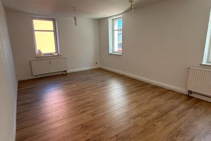 Wohnung Stollberg (Erzgebirge) - 3 Zimmer, 75 m&sup2;, 450&euro; | Angebot:25256527