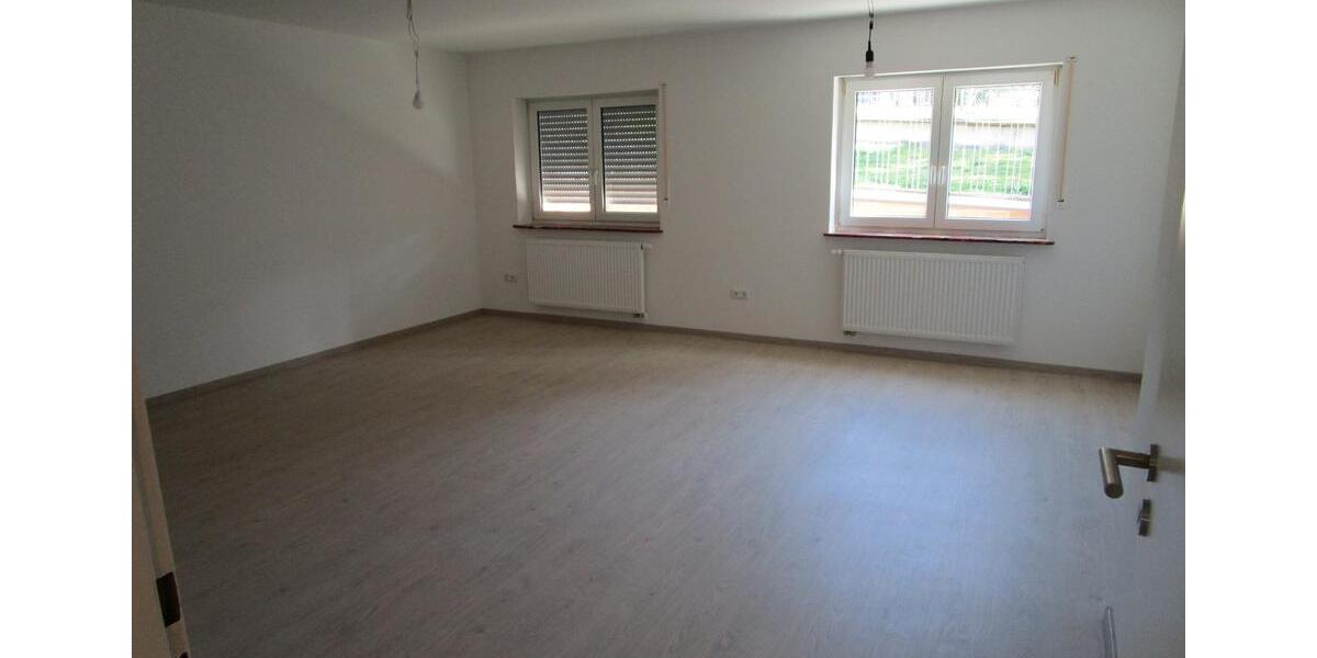 Erdgeschoßwohnung Bad Brückenau - 4 Zimmer, 106 m&sup2;, 636&euro; | Angebot:26067058