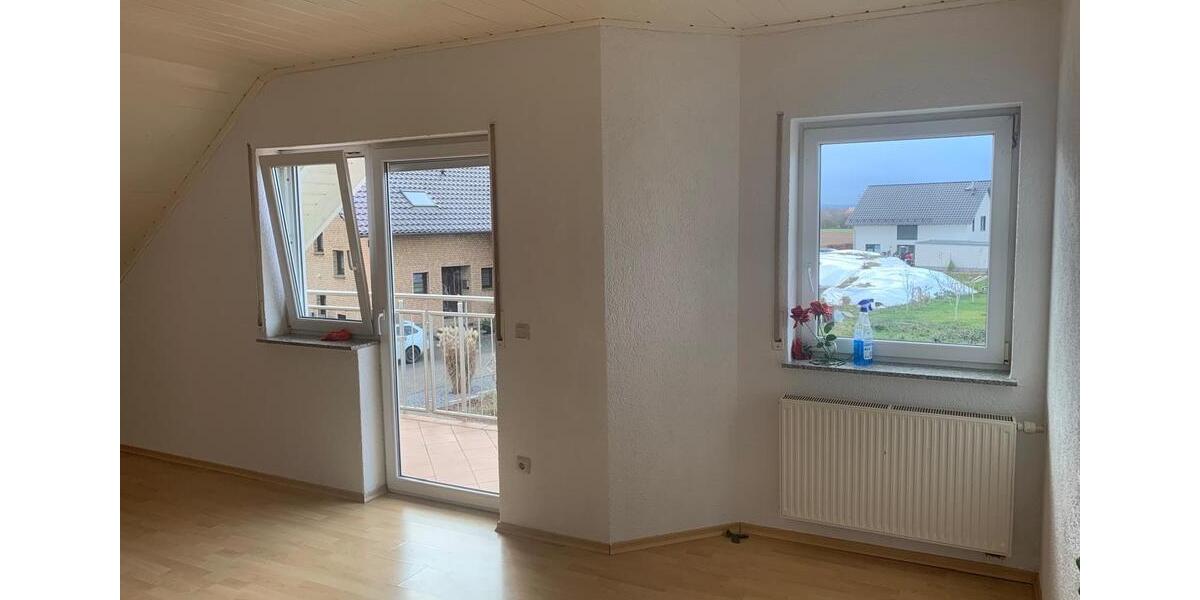 Dachgeschoßwohnung Limburg an der Lahn - 4 Zimmer, 94 m&sup2;, 1.000&euro; | Angebot:25285667