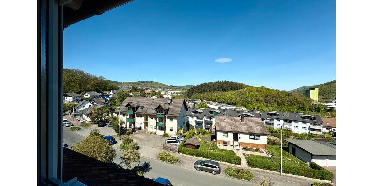 Dachgeschoßwohnung Dillenburg - 3.5 Zimmer, 94 m&sup2;, 890&euro; | Angebot:26665888