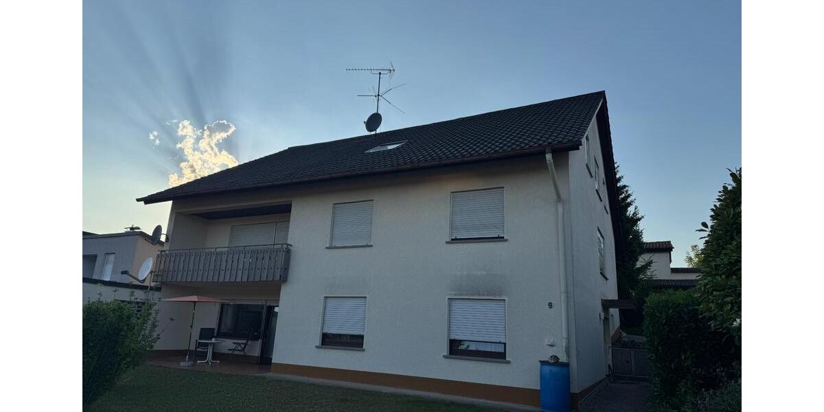 Erstbezug nach Sanierung: 4,5 Zi, EBK neu, Garage und Stellplatz 4 zimmer