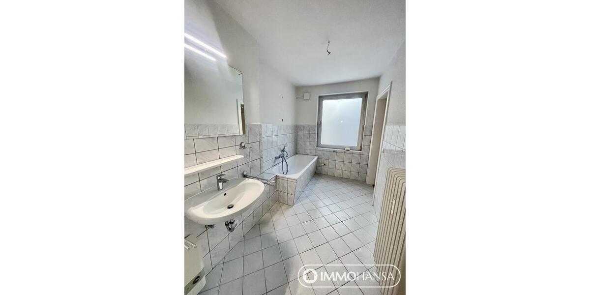 Frisch renovierte 4-Zimmer Wohnung mit Altbau-Charme in zentraler Lage in Uelzen mit Balkon und EBK 4 zimmer