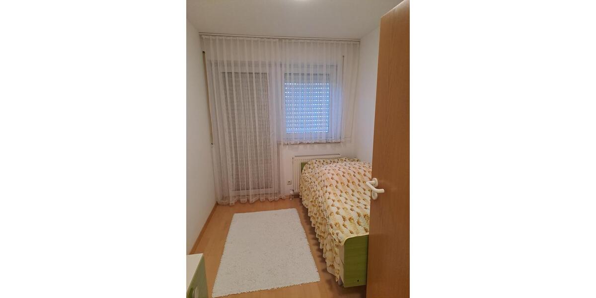 Erdgeschoßwohnung Adelsdorf - 4 Zimmer, 90 m&sup2;, 1.040&euro; | Angebot:24415572
