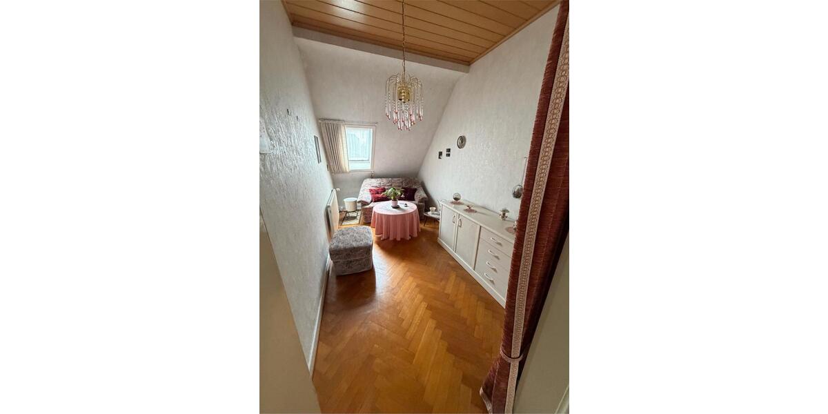 Dachgeschoßwohnung Birkenfeld - 4 Zimmer, 85 m&sup2;, 750&euro; | Angebot:26632751