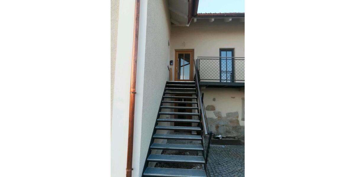 Geschmackvolle Dachgeschosswohnung - Ortszentrum Hutthurm 2 zimmer