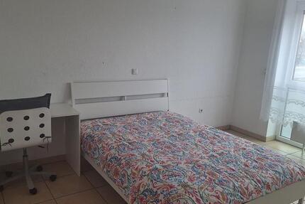Möblierte WG ZIMMER in 4 Zimmerwohnung in Gießen 1 zimmer