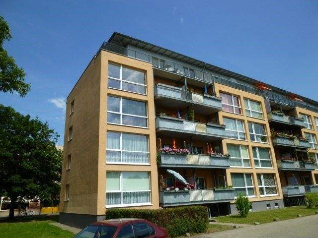 sonnige 3-Zimmerwohnung in zentraler Lage mit Balkon & Loggia! EBK gegen geringe Ablöse möglich 3 zimmer