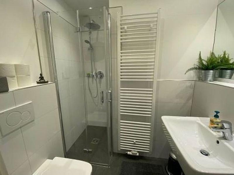 Moderne voll möblierte 1 Zimmer Wohnung zimmer