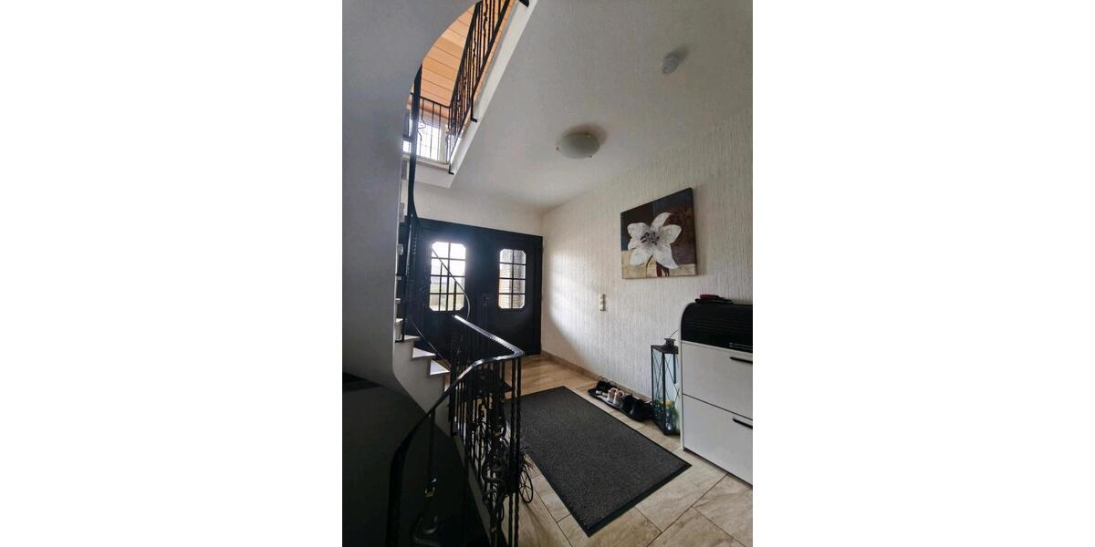 Dachgeschoßwohnung Bad Driburg - 4 Zimmer, 127 m&sup2;, 900&euro; | Angebot:25900234