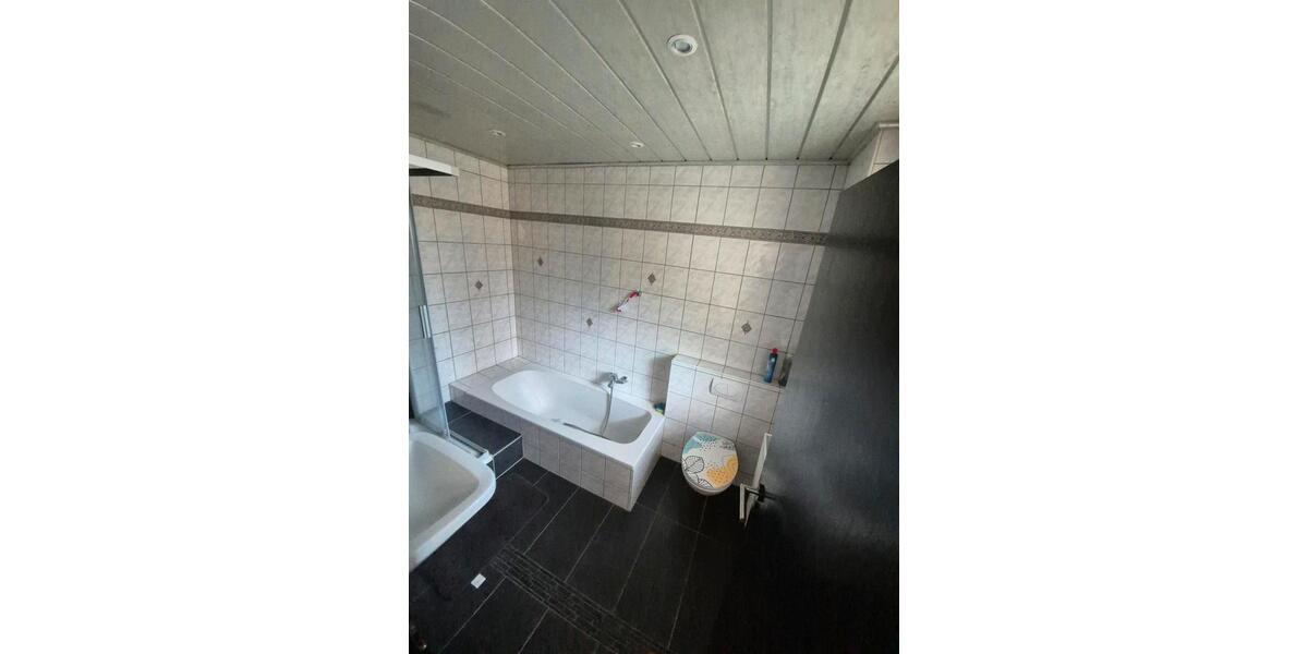 Wohnen auf Zeit Albstadt Gemarkung Onstmettingen - 8 Zimmer, 260 m&sup2;, 15&euro; | Angebot:25982168