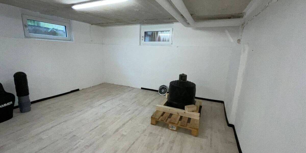 Einfamilienhaus Petersberg - 6 Zimmer, 180 m&sup2;, 1.600&euro; | Angebot:26106614