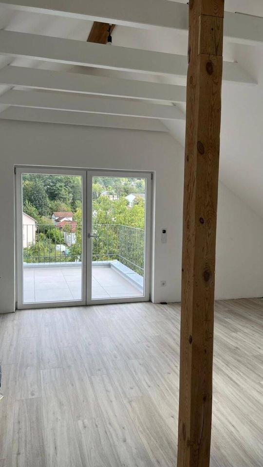 Exklusive Dachgeschoßwohnung – Erstbezug nach Komplettsanierung