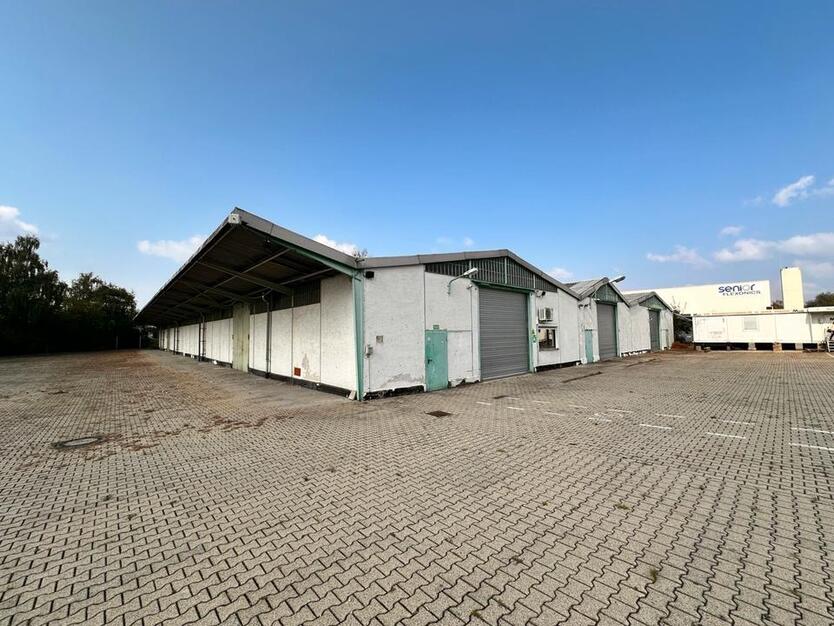 Gewerbehalle in Lohfelden – 2.400 m², 4 €m², teilbar in ca. 3x 800 m²!