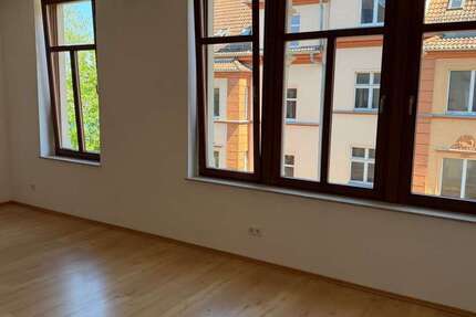 Wohnung Plauen Schloßberg - 2 Zimmer, 64 m&sup2;, 295&euro; | Angebot:26758340