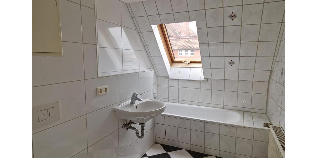 Dachgeschoßwohnung Mühlhausen (Thüringen) - 2 Zimmer, 68 m&sup2;, 444&euro; | Angebot:24817695