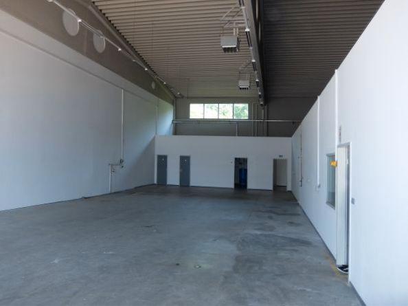 VH2776b Moderne Werkstatt-Lagerhallen mit integrierten Büros und Freiflächen Pentling