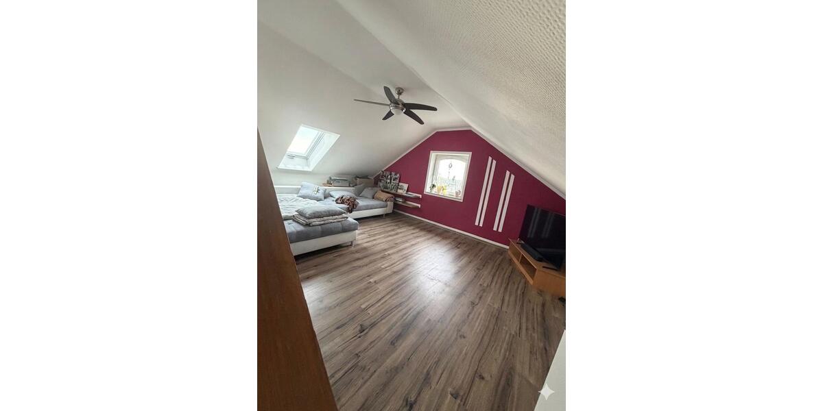 Dachgeschoßwohnung Schleiz - 3 Zimmer, 95 m&sup2;, 700&euro; | Angebot:26539583