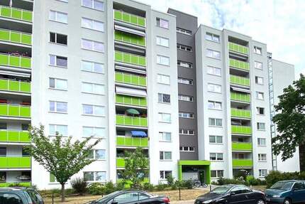 **MODERNISIERTE 2,5 Zimmer Erdgeschoßwohnung MIT BALKON UND NEUEM DUSCHBAD**