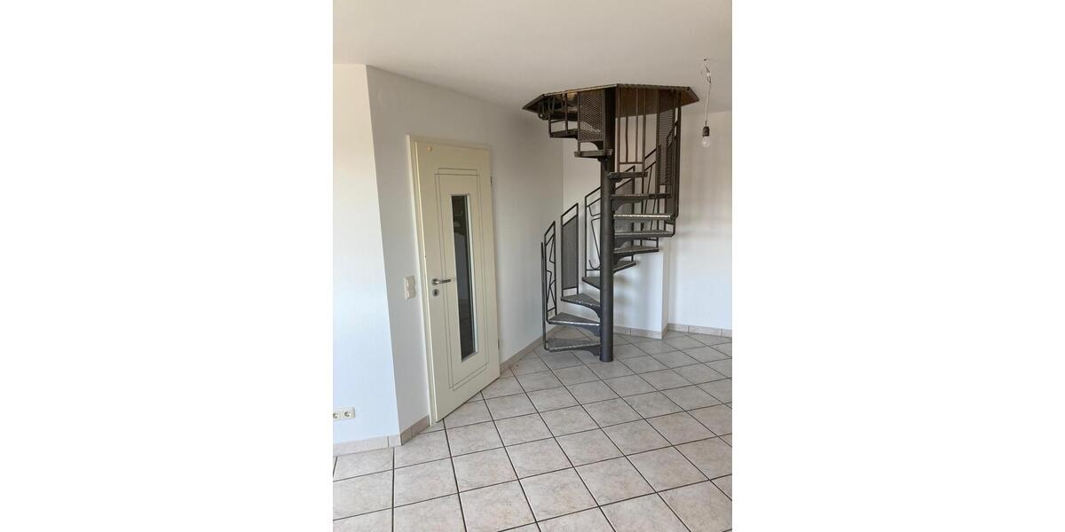 Dachgeschoßwohnung Bastheim - 4 Zimmer, 80 m&sup2;, 520&euro; | Angebot:26022262