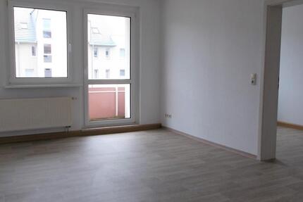 4-R-Wohnung * Balkon * Schule + Kita nebenan * bezugsfertig 4 zimmer