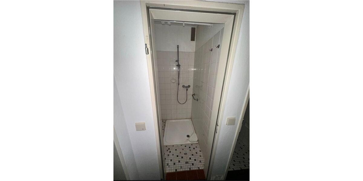 Wohnen auf Zeit Blomberg - 10 Zimmer, 20 m&sup2;, 15&euro; | Angebot:24398307
