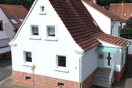 KL- Siegelbach - Modernisiertes Einfamilienhaus mit Doppelgarage, Einzelgarage, Stellplatz u. Garten 6 zimmer