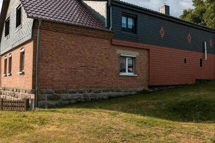 2 Familien Haus mit Scheune und Garten an! 9 zimmer