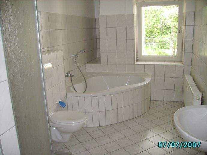 EG 2- RaumWohnung in Möckern Tageslichtbad mit Eckwanne und Dusche