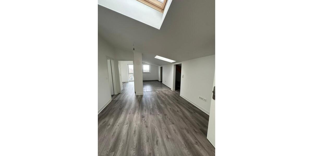 Dachgeschoßwohnung Magdeburg Großer Silberberg - 2 Zimmer, 60 m&sup2;, 700&euro; | Angebot:25551045