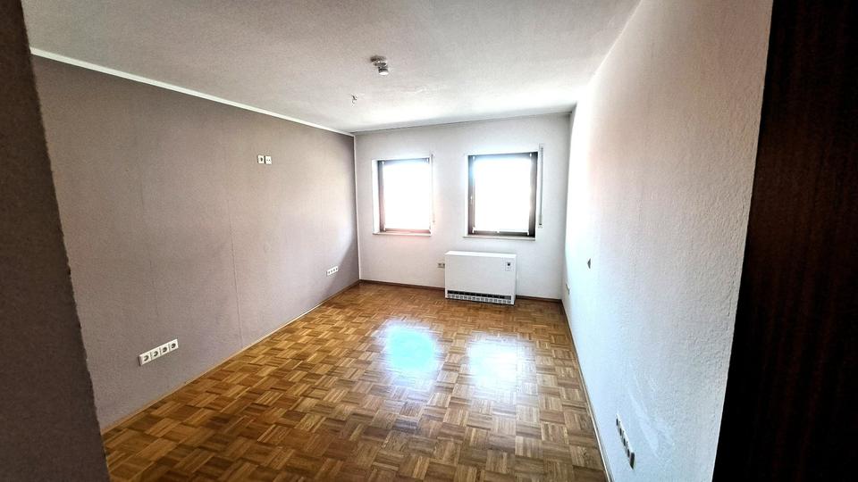 Etagenwohnung Bruchsal - 2 Zimmer, 83 m&sup2;, 910&euro; | Angebot:26680570