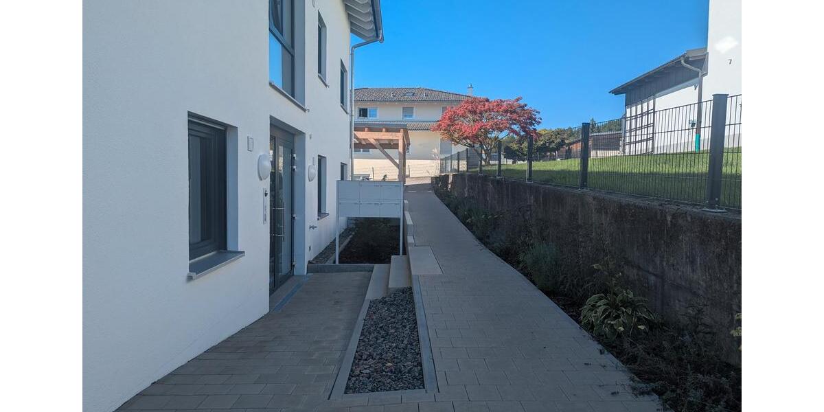 Erdgeschoßwohnung Deggendorf - 3 Zimmer, 86 m&sup2;, 1.035&euro; | Angebot:26632544