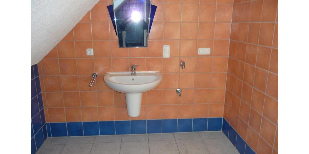 Dachgeschoßwohnung Niederaula - 2.5 Zimmer, 75 m&sup2;, 568&euro; | Angebot:26150179