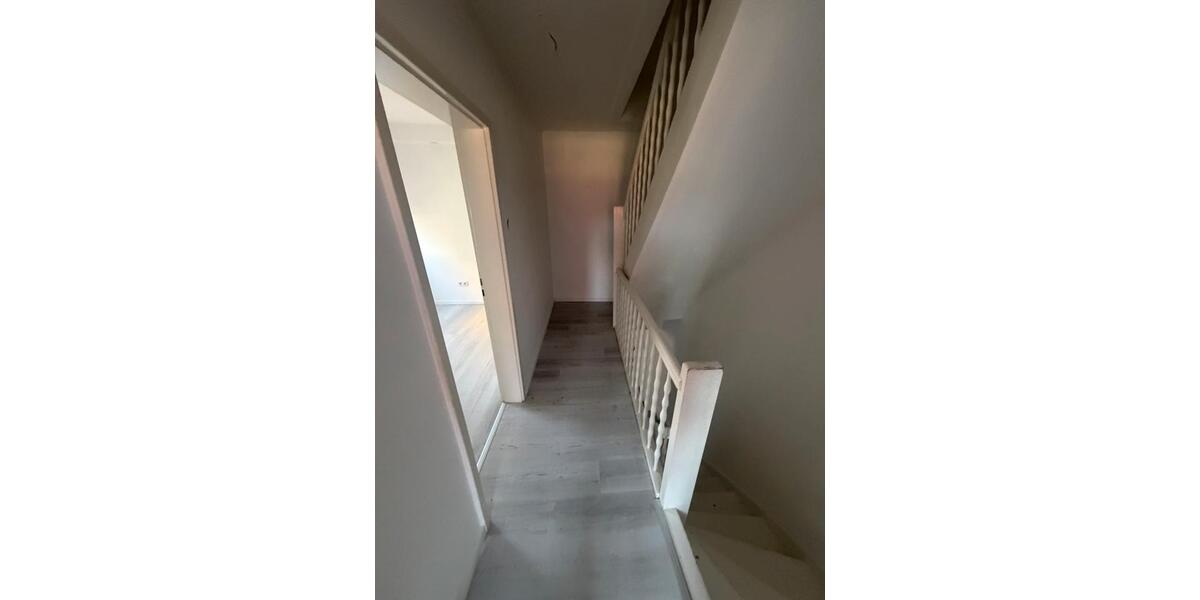 Reihenhaus Ronneburg - 4 Zimmer, 152 m&sup2;, 1.800&euro; | Angebot:25367731