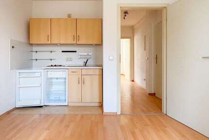 Wohnung zum Mieten in Plauen 165 € 32.7 m² 1 zimmer