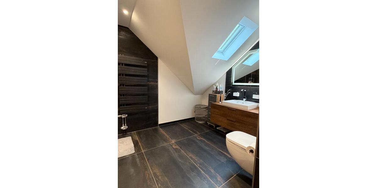 Dachgeschoßwohnung Neunkirchen-Seelscheid Seelscheid - 2 Zimmer, 80 m&sup2;, 900&euro; | Angebot:25330941