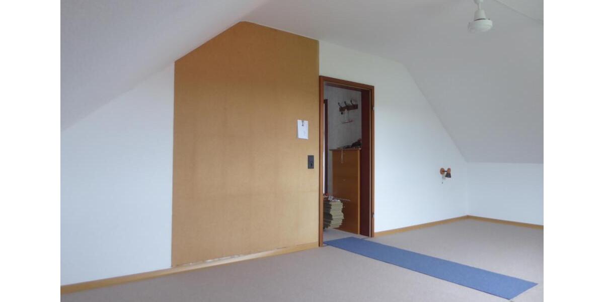 Dachgeschoßwohnung Offenbach an der Queich - 1.5 Zimmer, 25 m&sup2;, 300&euro; | Angebot:24981468